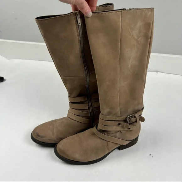 Steve Madden - Adriian Boot - Tan Low Heel Riding Boots w/ Wrap Around Buckle - Picture 4 of 12